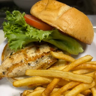Chicken Breast Sandwich/fries